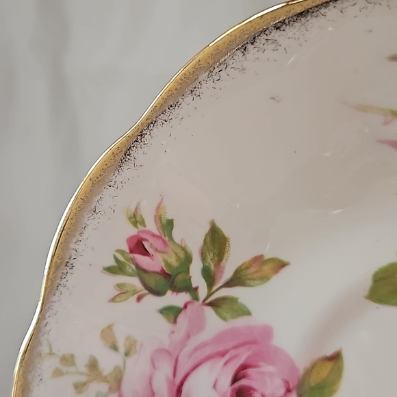 "American Beauty" cup and saucer by Royal Albert. - Picture 13 of 13